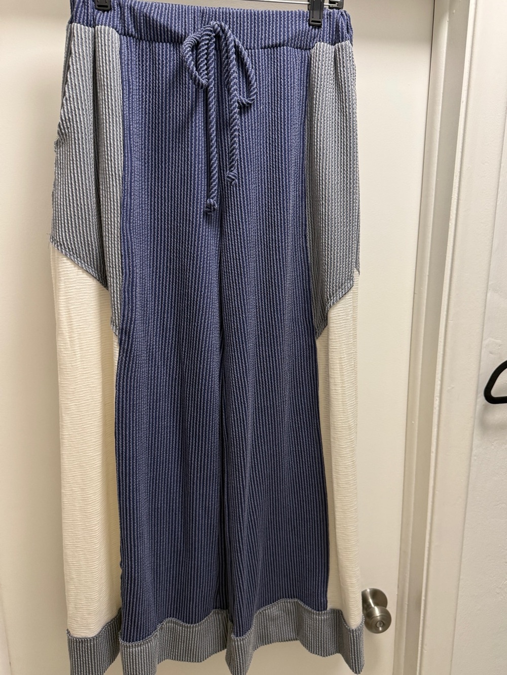 BUCKETLIST Ribbed Knit Pants in Blue & Cream